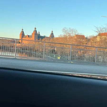 2-zimmer - Zentral Ueber Den Daechern Von - 5 Min Vom Hbf - Gegenueber Galerie
