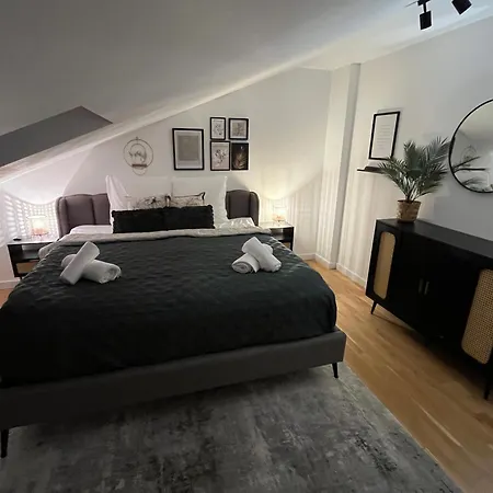 2-zimmer - Zentral Ueber Den Daechern Von - 5 Min Vom Hbf - Gegenueber Galerie Apartment