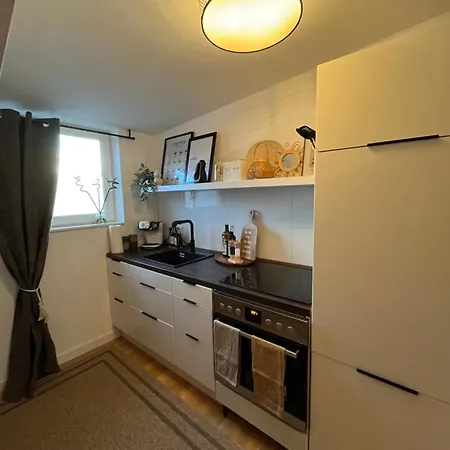 2-zimmer - Zentral Ueber Den Daechern Von - 5 Min Vom Hbf - Gegenueber Galerie Apartment